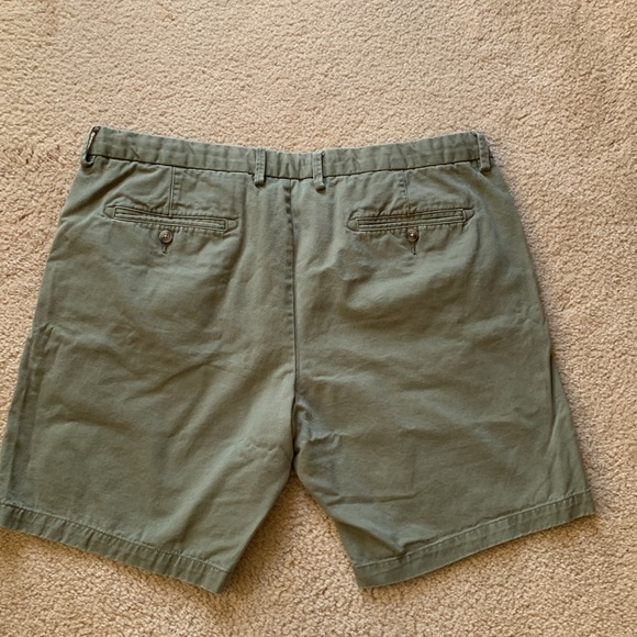 Black Brown 1826 Army Green Flat Front Short - 40 - Picture 2 of 13